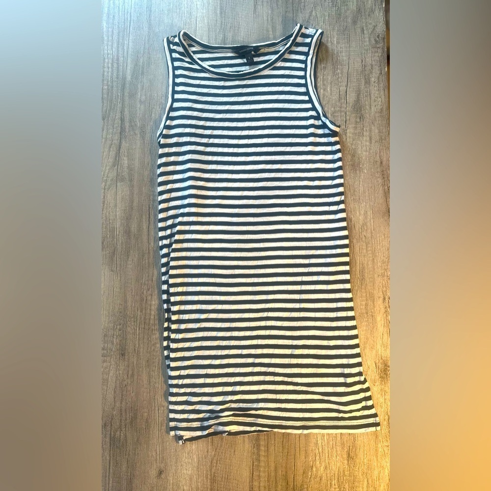 Banana Republic Black and White Striped Sleeveless Long Side Slit Top Size Small